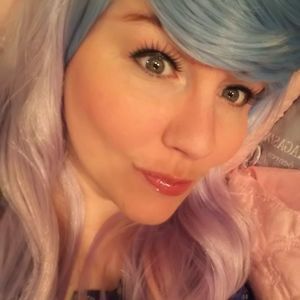 Meet your Posher, Danee